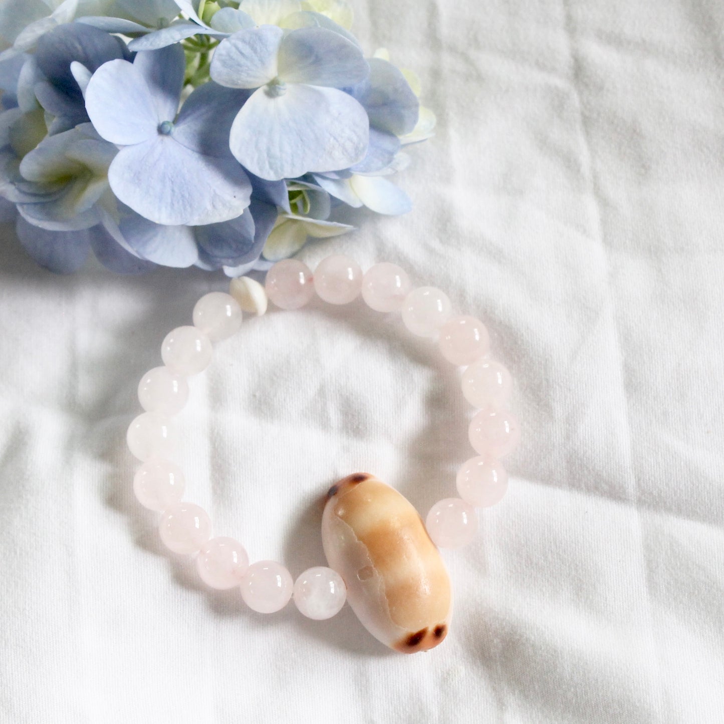 Cowrie Shell Stretch Bracelet