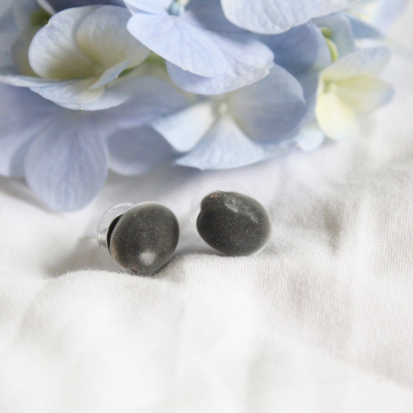 Hua Weleweka Studs