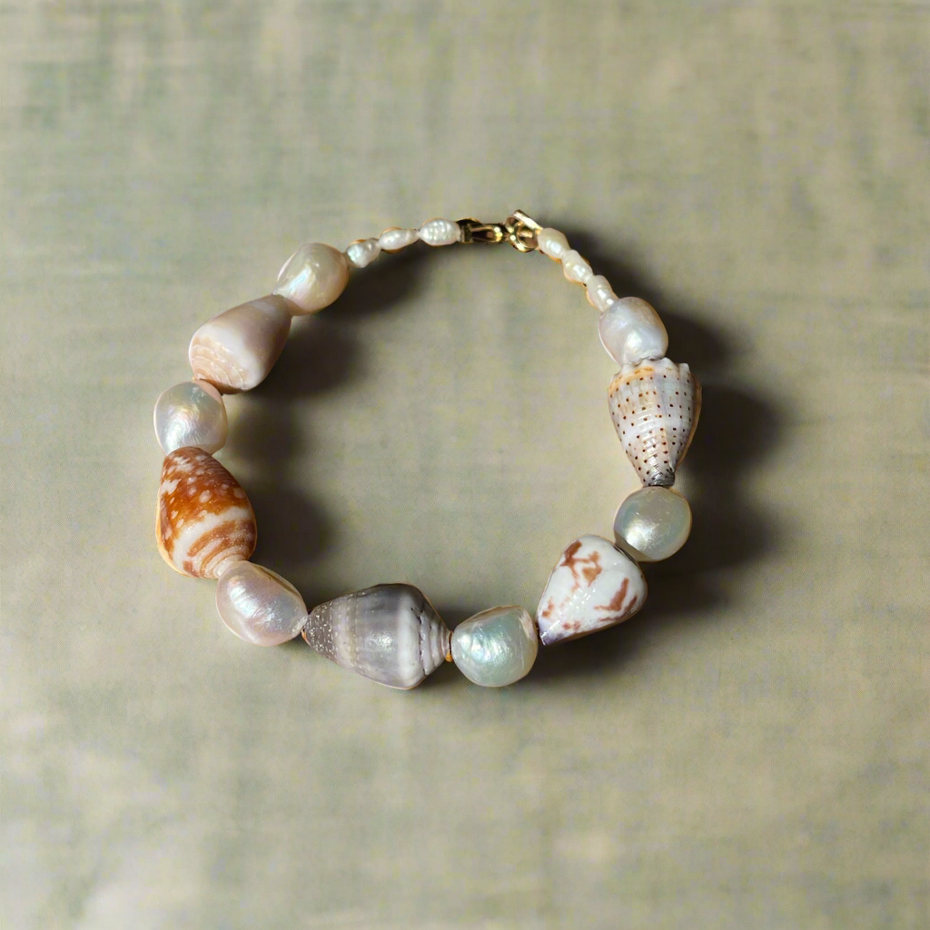 Kaua’i Cone Shell Pearl Bracelet